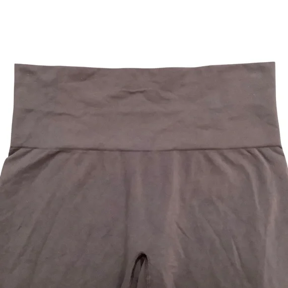 SKIMS Soft Smoothing Seamless Shorts Shapewear Fitted - Picture 3 of 5